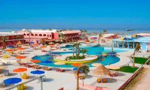 Rajski kurort z basenami i palmami, idealny na super last minute all inclusive z Rzeszowa.