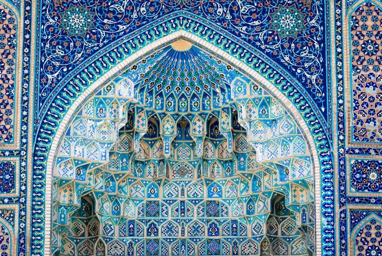 Architektura Uzbekistanu zachwyca misternymi mozaikami. To jeden z cudów, które warto zobaczyć w tym kraju.