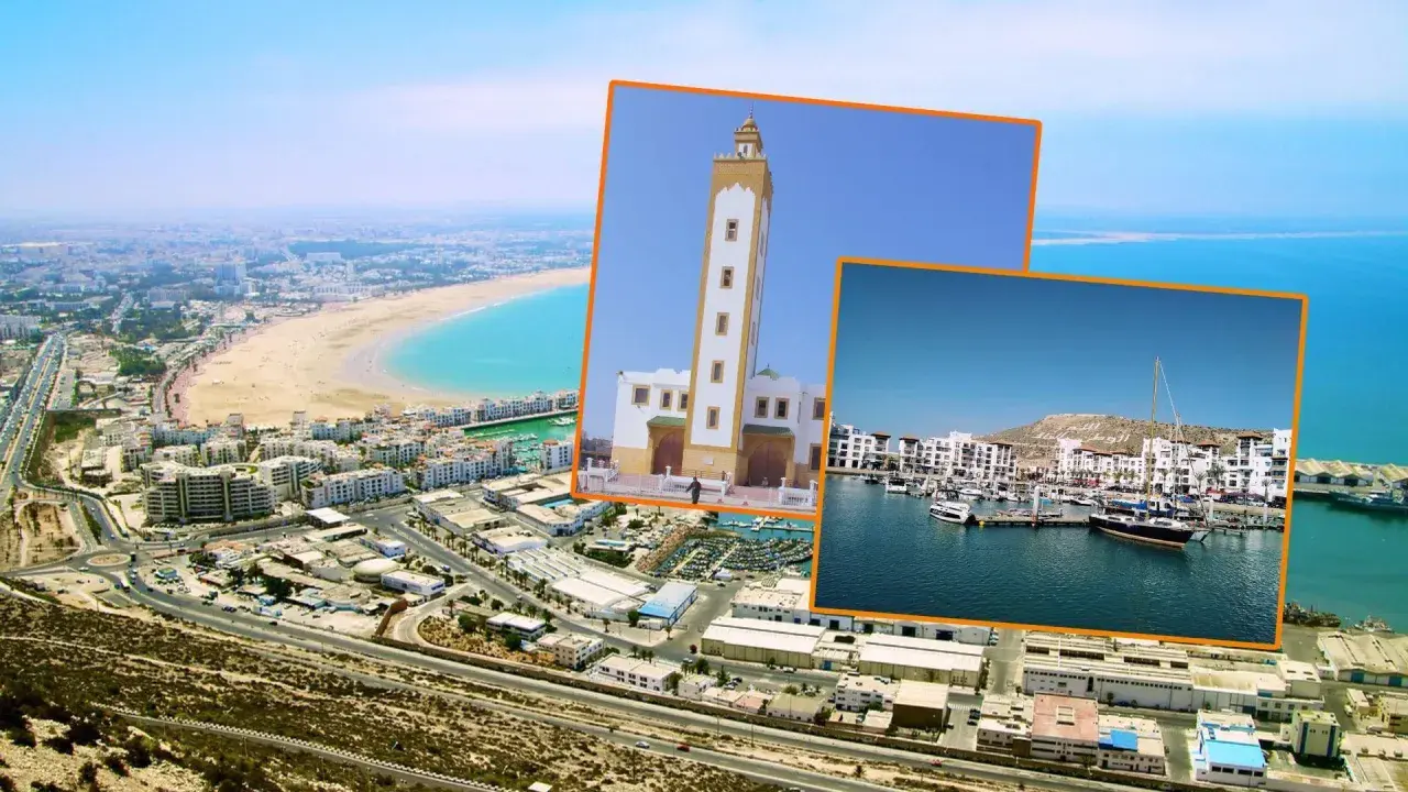 Widok na Agadir, Maroko. W tle meczet i port z łodziami. Zastanawiasz się, ile się leci do Maroko?