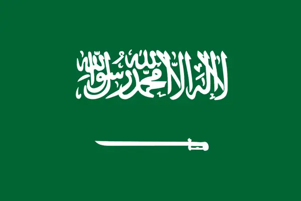 Flaga Arabii Saudyjskiej z napisem i szablą. Planujesz podróż? Sprawdź wymagania dotyczące wizy do Arabii Saudyjskiej.
