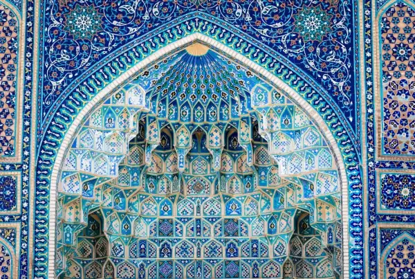 Architektura Uzbekistanu zachwyca misternymi mozaikami. To jeden z cudów, które warto zobaczyć w tym kraju.